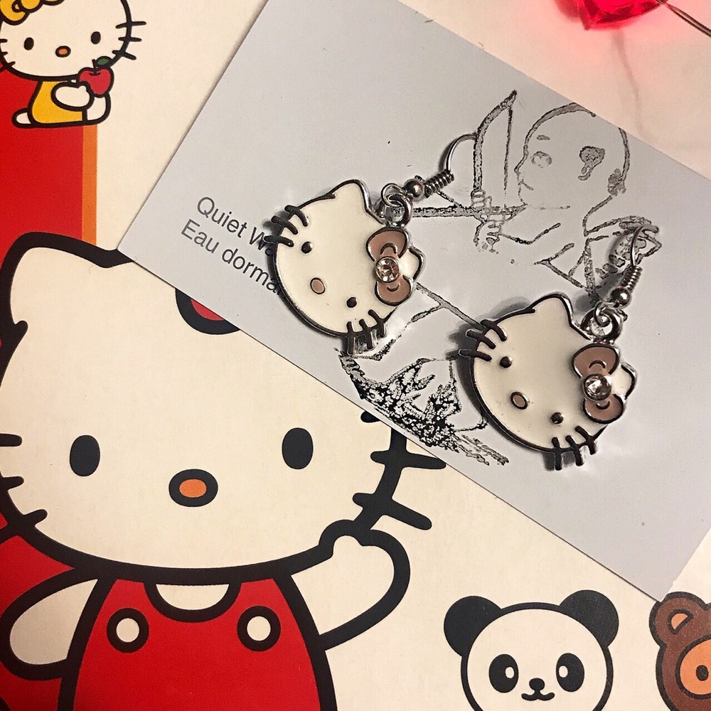 Hello Kitty (sanrio) earrings